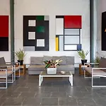 Oasis Urbano / Estudio Para Fotos E Eventos Ar-756